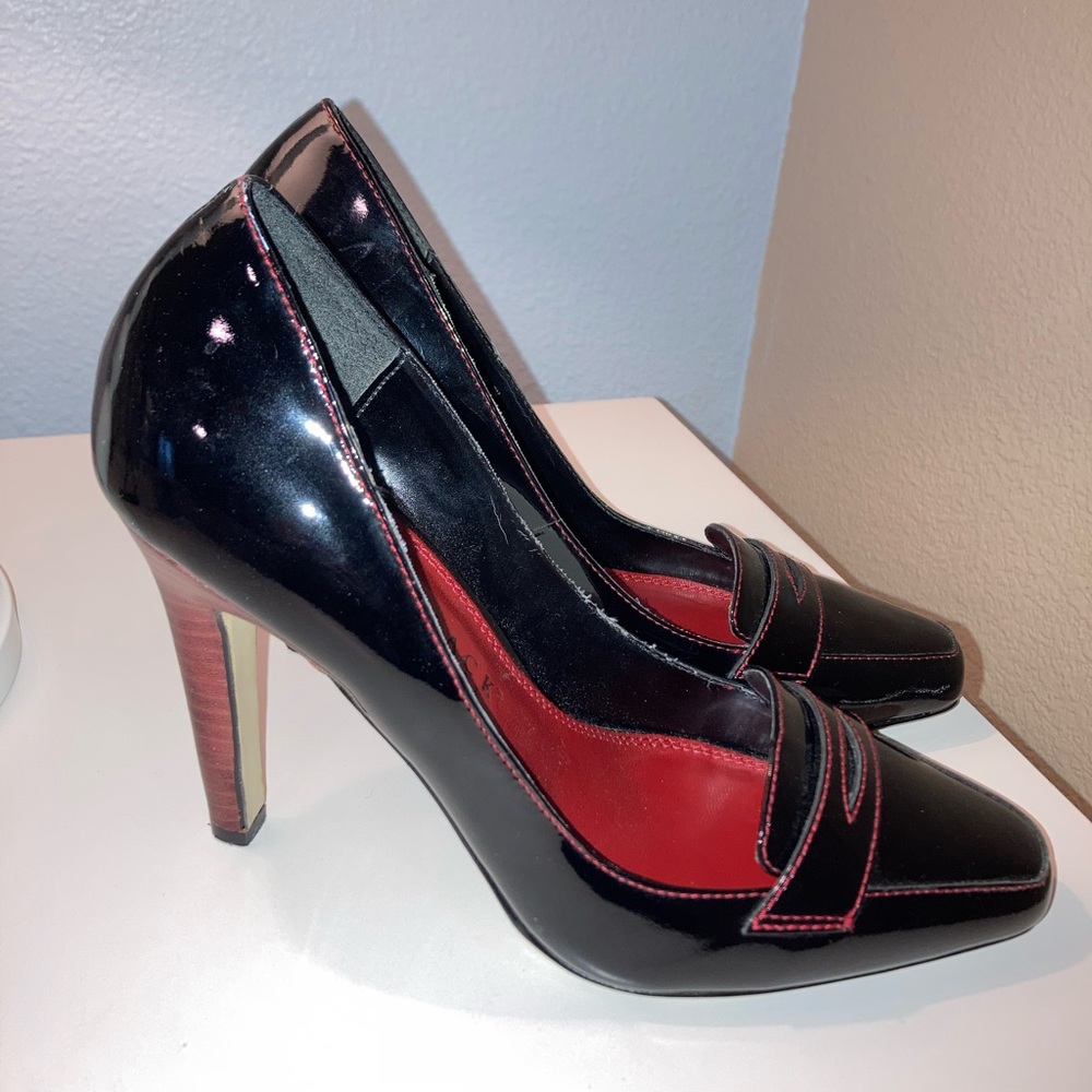 EUC RARE White House Black Market Black Patent Heels with Red Stitching